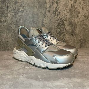 Nike Hurache Like New Running Sneakers Womens sz 7